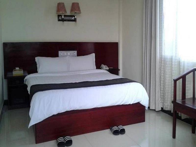 Golden Hill Hotel - Lashio Extérieur photo