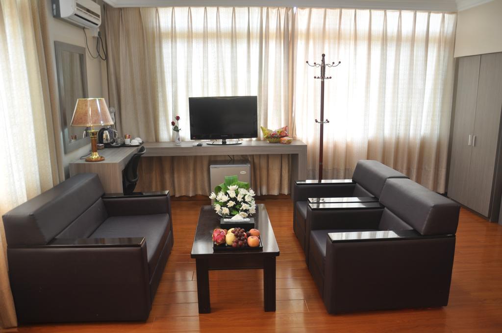Golden Hill Hotel - Lashio Extérieur photo
