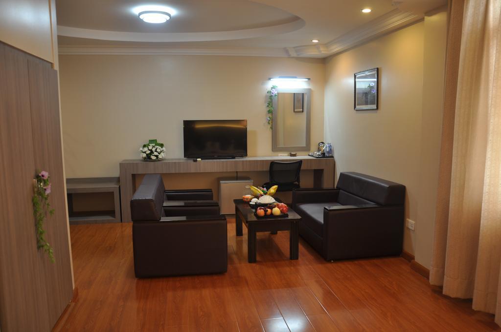 Golden Hill Hotel - Lashio Extérieur photo