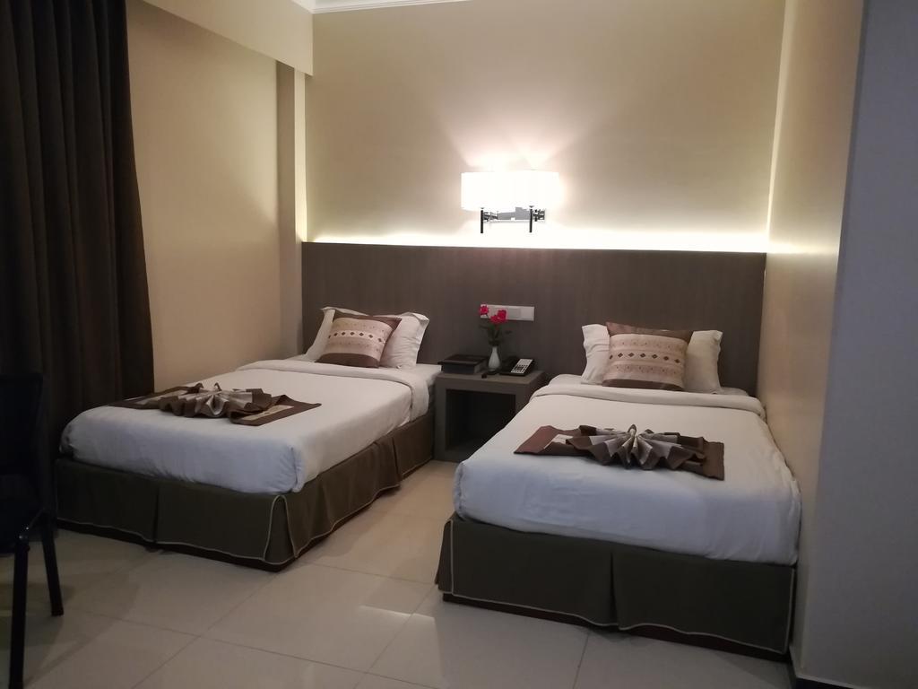 Golden Hill Hotel - Lashio Extérieur photo